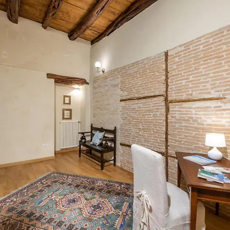 Antico Nel Centro Storico Di