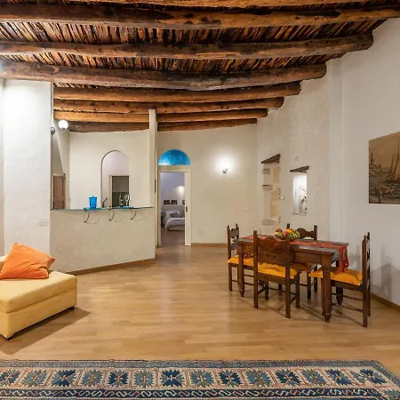 Antico Nel Centro Storico Di דירה