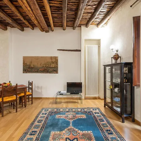 Antico Nel Centro Storico Di דירה