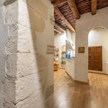 Antico Nel Centro Storico Di *
